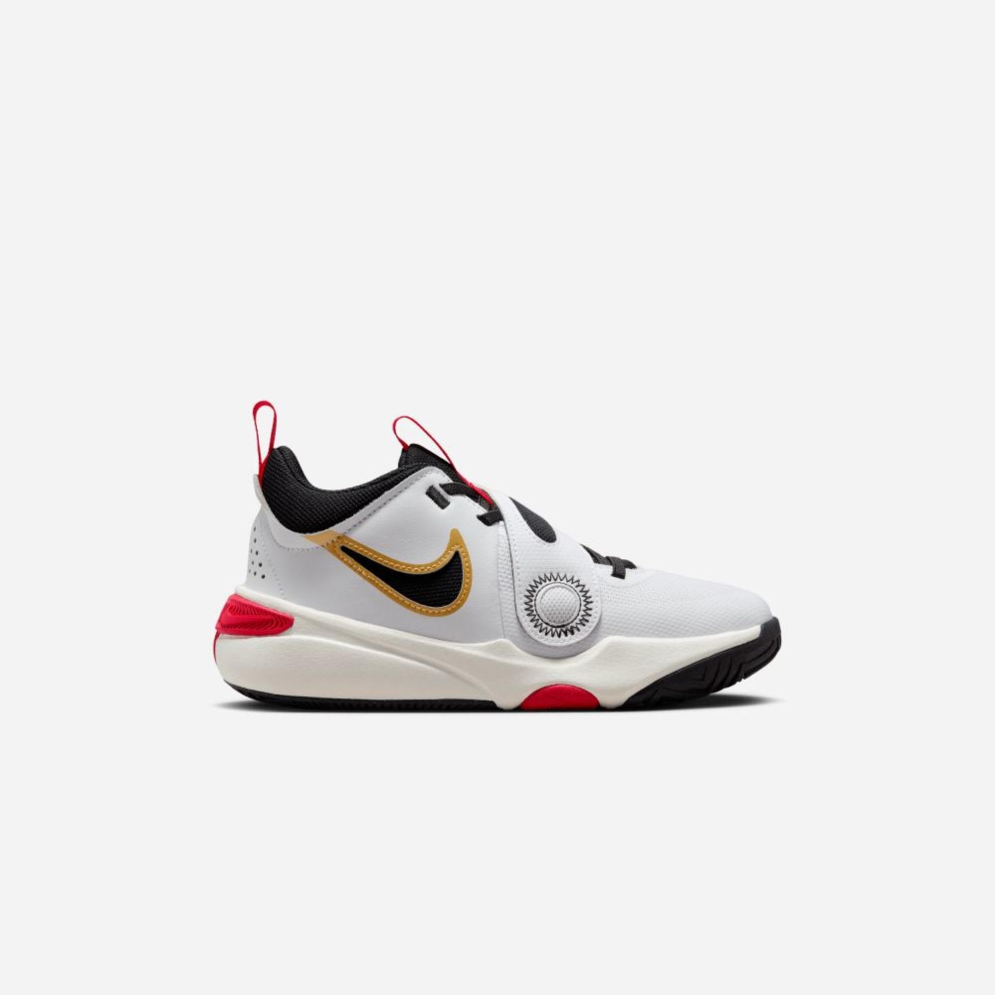 Chaussure Nike Team Hustle D 11
