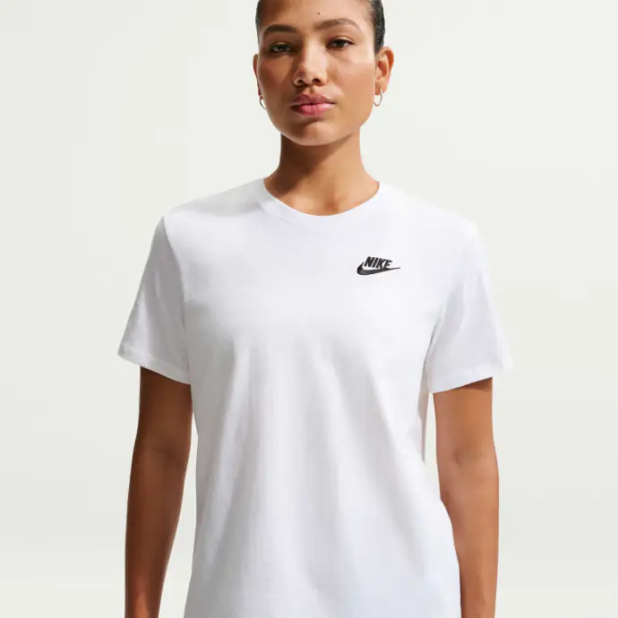 T-shirt Nike Sportswear Club Essentials