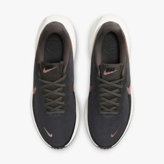 Chaussure Nike Revolution 8
