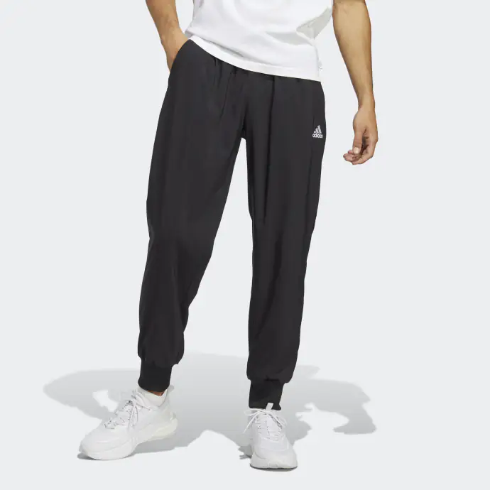 Pantalon fuselé à petit logo brodé AEROREADY Essentials Stanford