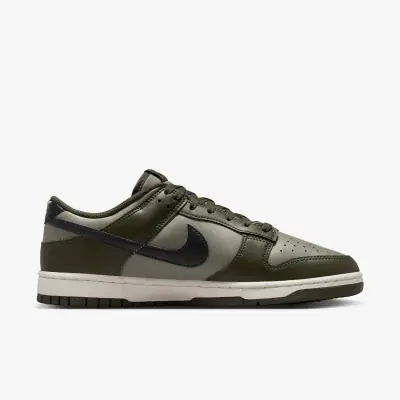 Chaussure Nike Dunk Low Retro
