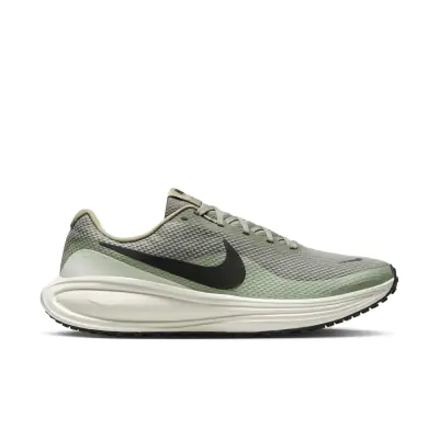 Chaussure Nike Revolution 8
